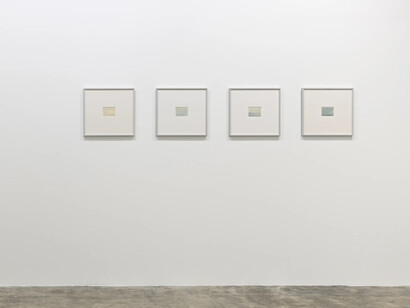 Ettore Spalletti and Dan Graham, exhibition view. Courtesy of Galerie Marian Goodman