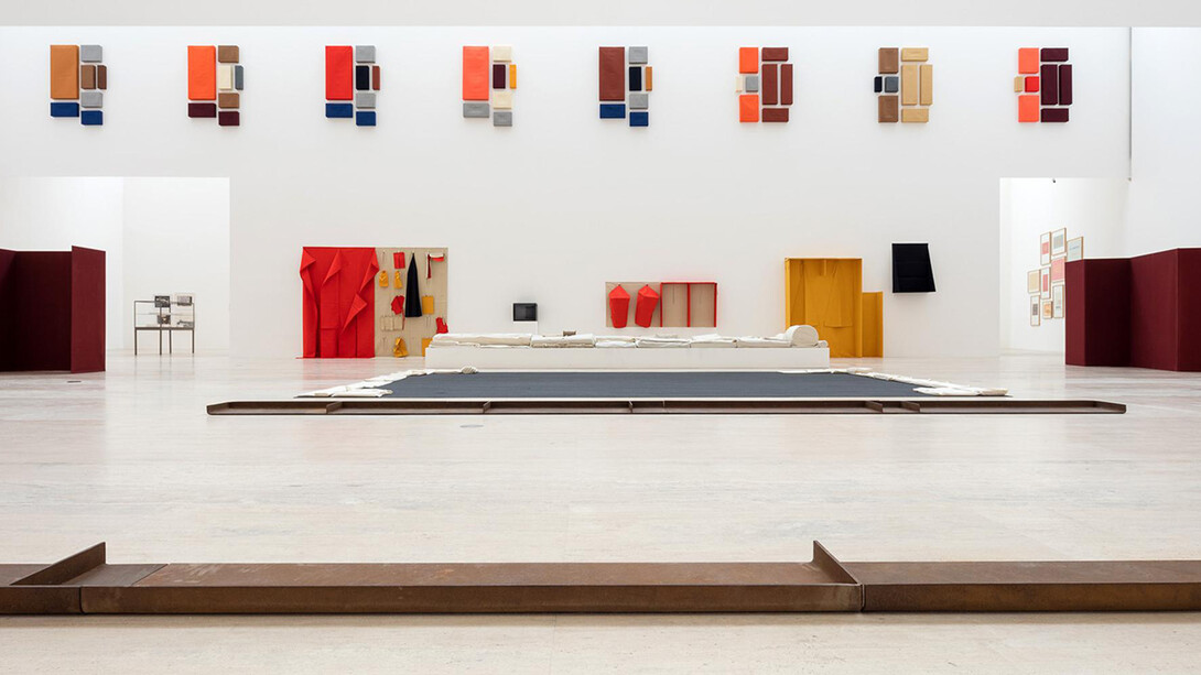 Franz Erhard Walther. Courtesy of Museo Jumex
