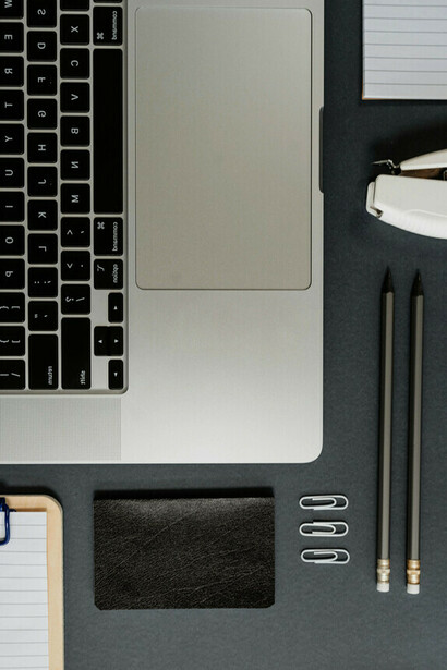 Conversely, when workplace energy is contaminated by mistrust or institutional incoherence, a loss of sustainable energy occurs, leading to burnout, turnover, and organizational decline