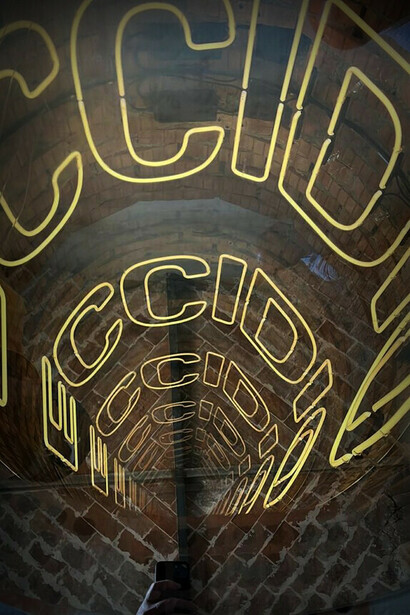 Iván Navarro, Eccidio, Torre di Sipicciano, Graffignano (VT), MicroMuseo di Arte Contemporanea della Tuscia, ©Mauricio Peralta
