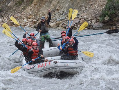 Rafting en el río Nenana, Alaska, EE, UU.