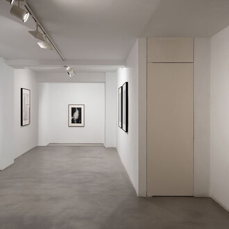 Alexandra Karakashian, Close to hand, vista de exhibición. Cortesía de la Galería Sabrina Amrani