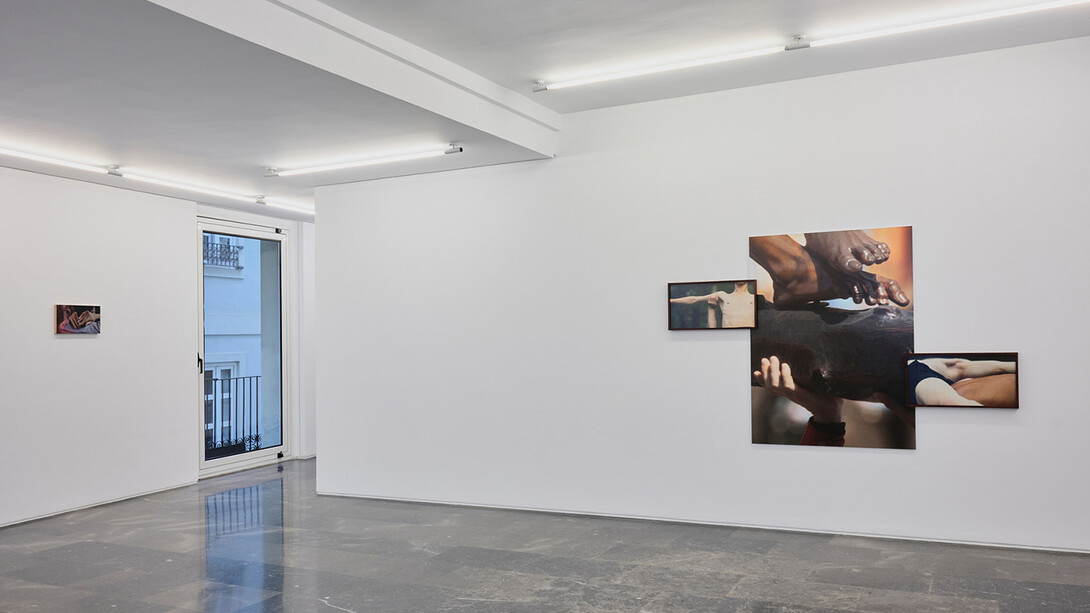 Young-jun Tak, Raise, vista de exhibición. Cortesía de Galería Luis Adelantado