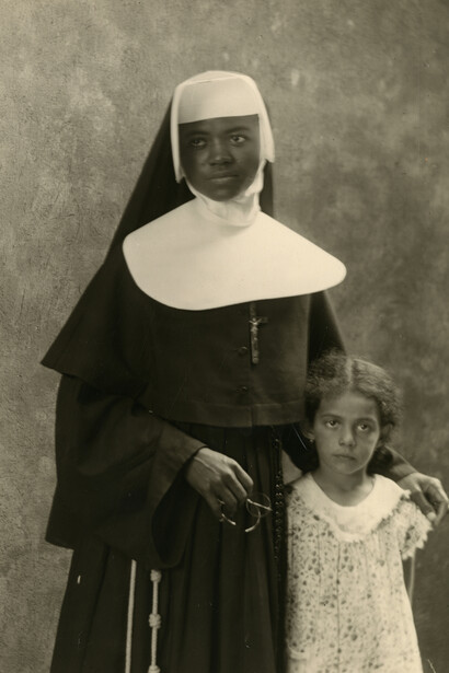Doris Ulmann (American, 1882–1934)
Member of the Order of Sisters of the Holy Family and Child (probably a student), New Orleans, LA, December 1931 Posthumous gelatin silver print, printed by Samuel Lifshey, ca. 1934–37, 8 x 6 inches. Berea College Art Collection, Bequest of Doris Ulmann, Accession 