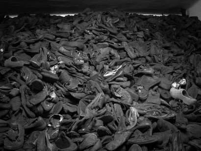 Las prohibiciones a los judíos se mantienen siempre crecientes hasta desde las cosas más absurdas