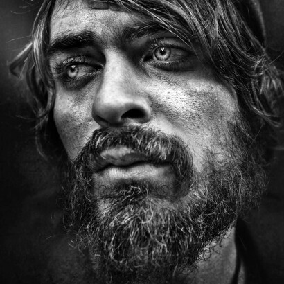 Aunque no lo necesitara, solo por el placer de convidarlo, decidió cocinar al llegar a casa para Robinson (Fotografía: Lee Jeffries)