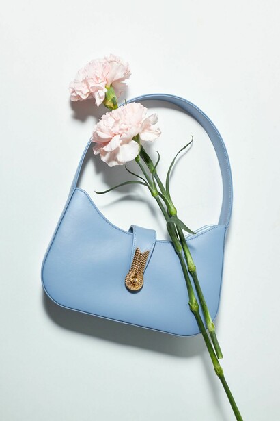 Queen baguette in pelle azzurro cielo