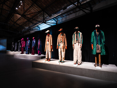 Velvet mi amor, exhibition view. Courtesy of Museo del Tessuto