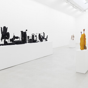 Matthew Ronay, Thirteen forms, vue de l'exposition. Avec l'aimable autorisation de Perrotin