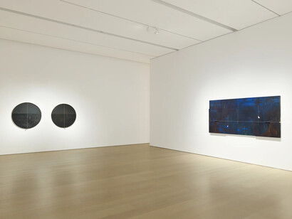 Torkwase Dyson, Seeing in blue, exhibition view. Courtesy of Pace Gallery