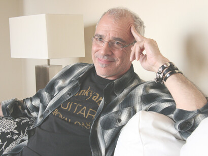 “Bravo, Kenny, in tutte le categorie… la scrittura, il suonare, il cantare. Ne posso avere ancora?” chiede Will Jennings, 
plurivincitore di premi Oscar e Grammy. © Jack Smith
