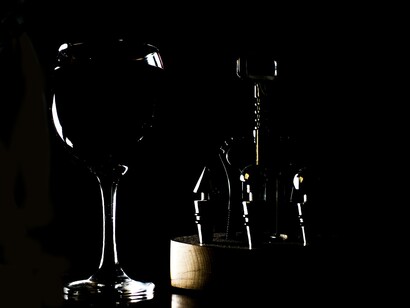 Un cartone da sei bottiglie di Lupicaia mi era stato consegnato grondante vino, un'emorragia dovuta a incuria