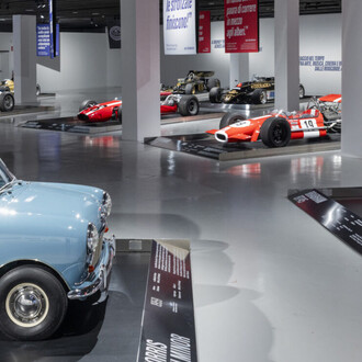 I nemici del Drake. Enzo Ferrari e le scuderie inglesi, veduta della mostra. Per cortesia del Museo Nazionale dell'Automobile