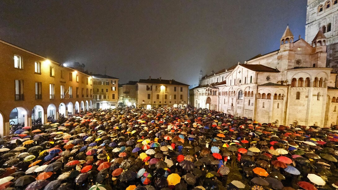 Las «sardinas» en Modena