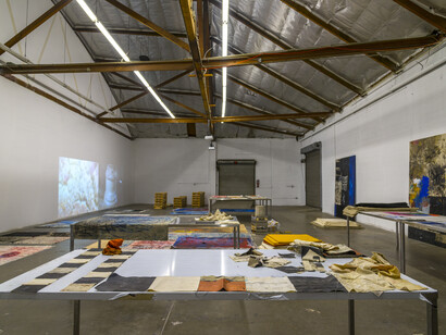 Vue de l’exposition / Exhibition view: Oscar Murillo: Distribution Center , The Mistake Room, Los Angeles, CA, 2014. Photo Credit: Joshua White/JW Pictures. Courtesy the artist and Marian Goodman Gallery, Paris