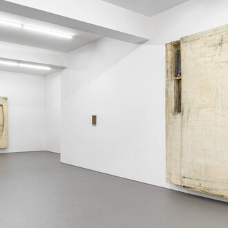 Lawrence Carroll, Frozen in time, installation view. Courtesy of Buchmann Galerie