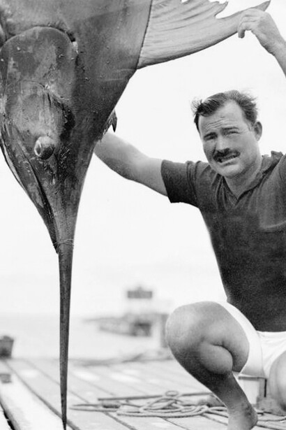 Ernest Hemingway tras pescar un marlín