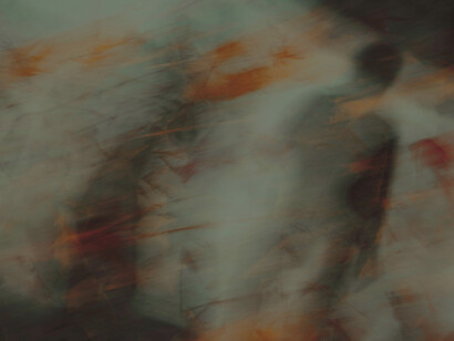 O poeta e acadêmico Emmanuel Santiago reflete sobre o papel da poesia como expressão de resistência e sua influência limitada na transformação da realidade