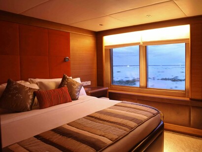 Deluxe cabin at apsara -night view