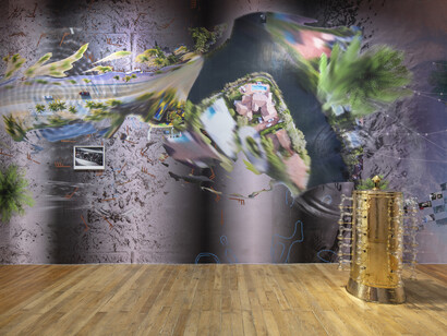 Seen in a cristal ball. Courtesy of Galerie Chantal Crousel