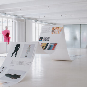 Vari artisti, The waves, vista della mostra. Per gentile concessione della Galleria di 10 Corso Como