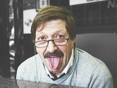 Utilizziamo la lingua per mescolare e masticare il cibo in bocca prima di inghiottirlo o, paradossalmente, per mettere in ridicolo qualcuno protendendola in avanti