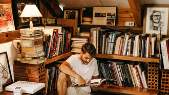 Descubres que tus obligaciones te impiden ser el ávido lector que has sido siempre, aunque de cuando en cuando te sorprendes a ti mismo leyendo sin parar durante cinco, seis, siete horas seguidas