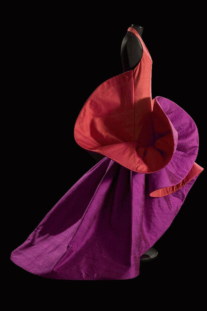 Roberto Capucci, The red list
