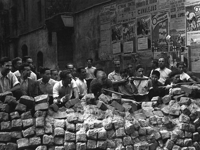 Barricada en Barcelona tras el levantamiento nacionalista