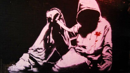 Leake Street é um túnel rodoviário localizado sob a estação de Waterloo, em Londres, Reino Unido, no qual o grafiti é legal e ativamente incentivado. É conhecido como "O Túnel Banksy" pelo seu papel como ponto de encontro da arte urbana e pela intervenção do artista no festival "Cans", em 2008. Há arte que consegue superar barreiras criadas em épocas de repressão, desafiando até mesmo conceitos éticos que continuam indefinidos, apesar dos esforços para compreendê-los