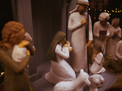 Amore. A Natale, ma non solo a Natale bensì tutti i giorni, bisognerebbe sintonizzarsi con quell’amore che nasce dentro di noi per qualcosa o qualcuno
