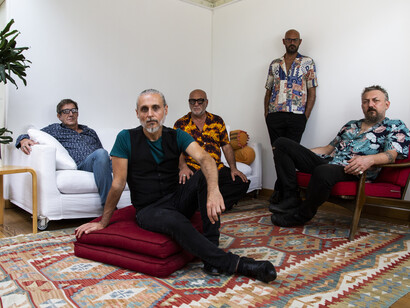 Bright Magus e l'album d'esordio “Jungle Corner”. Il grande amore per l’improvvisazione e le sonorità tipiche di Davis di quegli anni hanno spinto appunto Giovanni e Leziero a immaginare un tributo, non tanto in termini di rifacimenti e cover di Davis, ma un’impulso a creare quelle atmosfere 