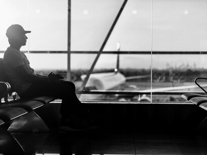 Ci illudiamo di controllare tutto, ma il destino si nasconde dietro le scelte che crediamo casuali