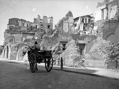 Un carretto a Messina, dopo il terremoto