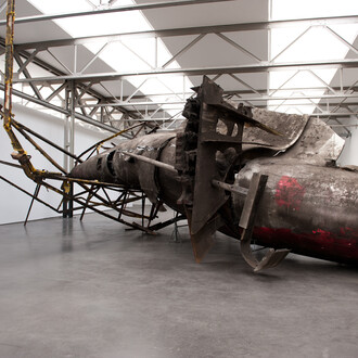 What the fuck... (Maison Rouge piece), 2010, veduta dell’installazione presso De Pont Museum, Tilburg (Paesi Bassi) © Dirk Pauwels