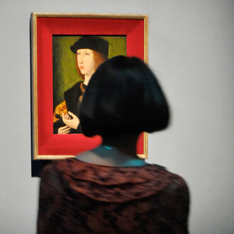 Looking at the Mille-fleur tapestry, which once belonged to Philip the Good (Brussels(?), ca 1466)
© Bernisches Historisches Museum, Bern. Photo Nadja Frey