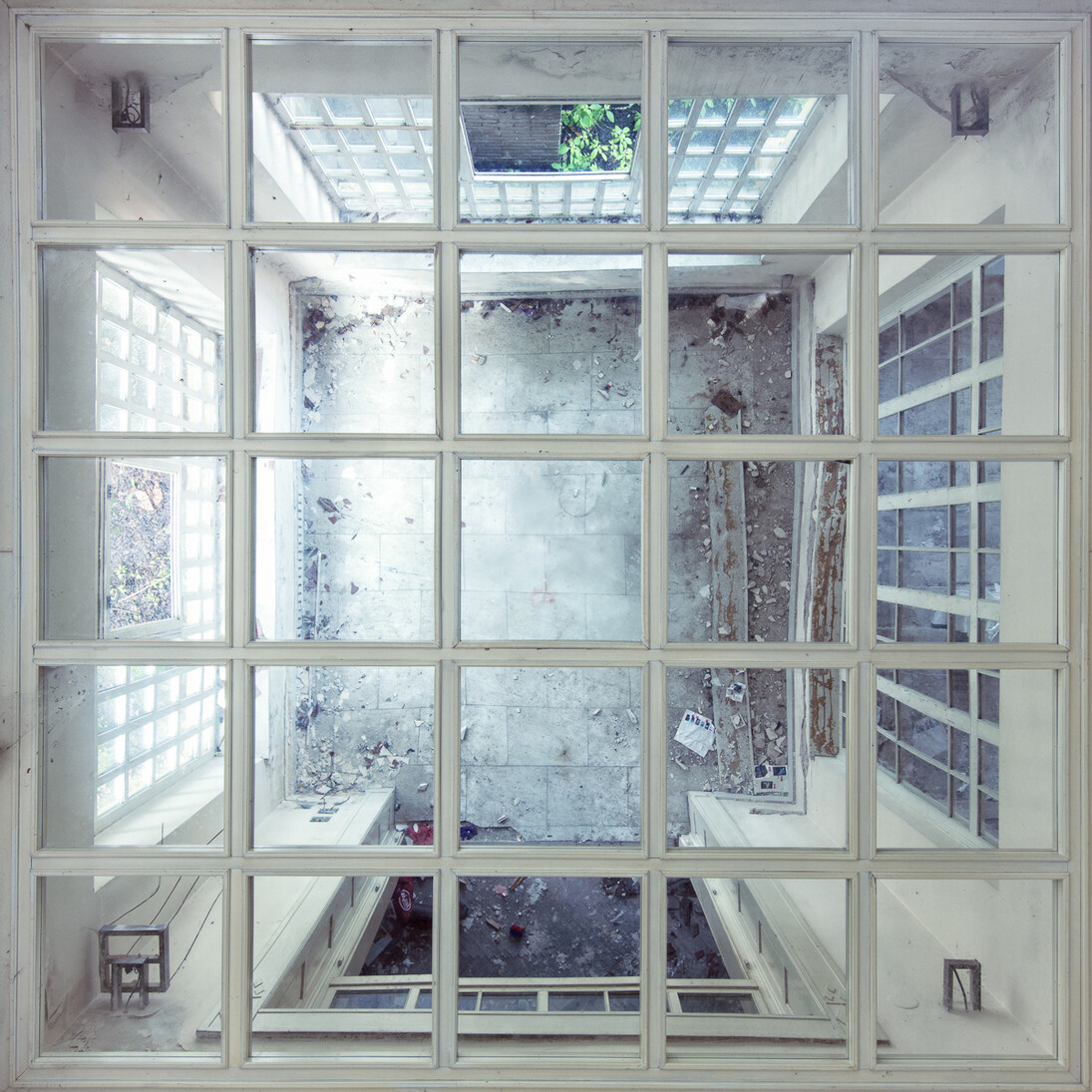 Gina Soden, Reflection, 2014, C type print on Baryta Fine Art paper, Paper size: 35 x 35 in / 88 x 88 cm, Edition of 10 plus 2 artist proofs, courtesy of Eleven, London 
