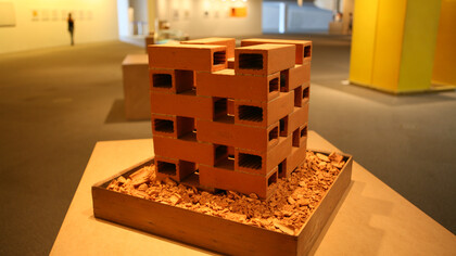 «Hélio Oiticica: Museu é o Mundo» (21 de dezembro 2010), exposição no Museu Nacional Honestino Guimarães, Brasília