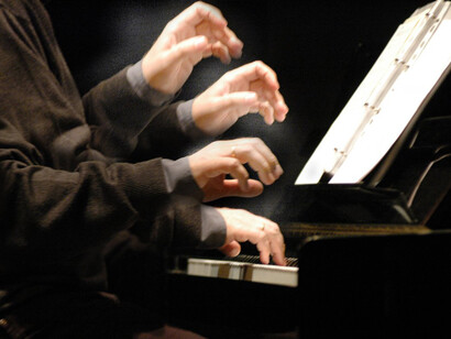 Le mani. Foto di Antonio Coppola