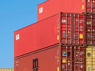Esta estrategia de largo plazo utiliza la financiación, el acceso a recursos críticos y el control de activos clave para generar interdependencias económicas que le otorgan un alto poder de negociación sin recurrir a la fuerza militar