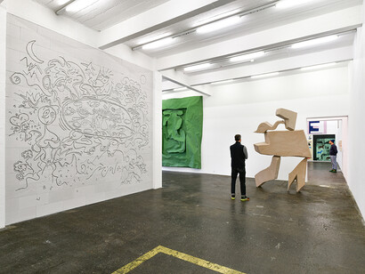 Exhibition view «La fine ligne», with works from Simone Holliger, Linus Bill + Adrien Horni and Simon Paccaud. Photo: Kunst Halle Sankt Gallen, Sebastian Schaub