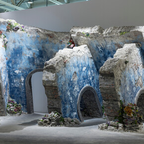 Firelei Báez, the vast ocean of all possibilities (19°36'16.9"N 72°13'07.0"W / 41°30'32.3"N 81°36'41.7"W), 2022, acrylic paint, plywood, polystyrene foam, moss, and molded resin coral, 463.6x903x510.5 cm. © Firelei Báez 2023, photo by Antonio Mollo.  Courtesy of the artist and James Cohan, New York

