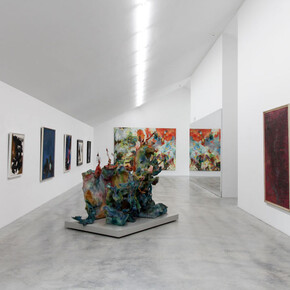 Various artists, XXL large format works of modern and contemporary art, exhibition view. Courtesy of Galerie Henze & Ketterer