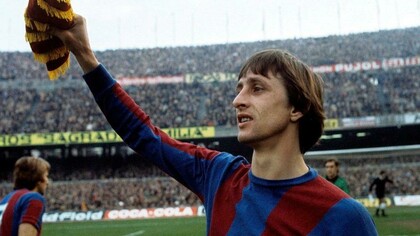 Johan Cruyff en el Camp Nou con la camiseta del F.C. Barcelona