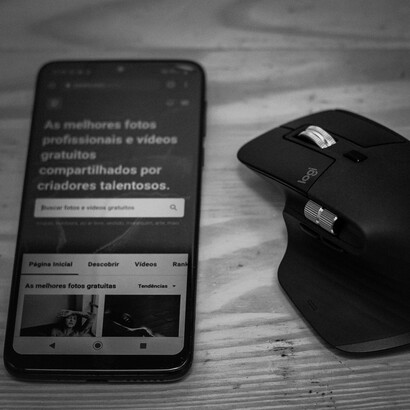 Informar os administradores das redes sociais o falecimento de um usuário e a exclusão dos dados