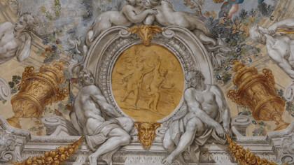 Palazzo comunale, Galleria dal soffitto a botte (part.)