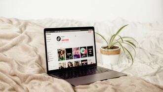 Piattaforma social di diffusione dei contenuti digitali. Utilizzati da milioni di utenti i canali social media consentono al content creator di raggiungere potenzialmente una vastissima platea