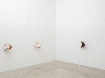 OO. Courtesy of Baik Art