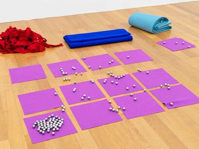 Barry Le Va, In a state of flux, exhibition view. Courtesy of David Nolan Gallery 