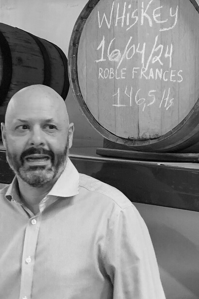 Para Carlos, la pasión, la paciencia y la meticulosidad son cualidades esenciales en su oficio, que combina ciencia, arte y una búsqueda constante de calidad